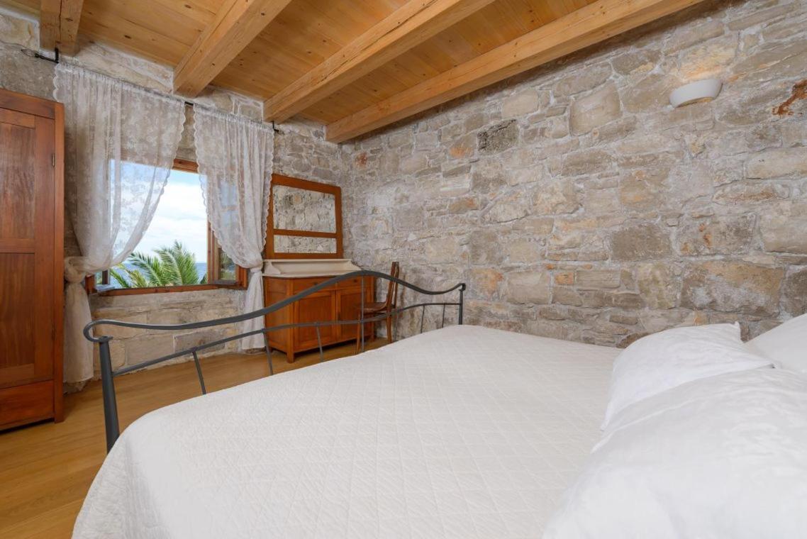 Luxury Beachfront Villa Mare With Private Pool At The Beach Orebic - Peljesac Kültér fotó