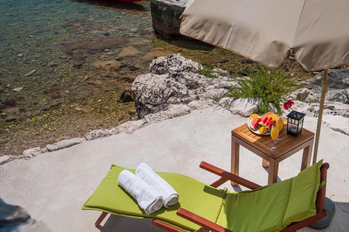 Luxury Beachfront Villa Mare With Private Pool At The Beach Orebic - Peljesac Kültér fotó