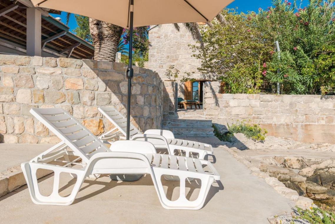 Luxury Beachfront Villa Mare With Private Pool At The Beach Orebic - Peljesac Kültér fotó